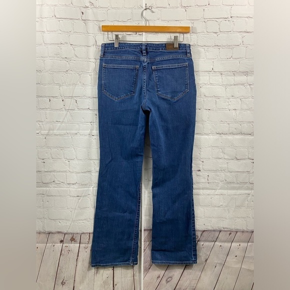 Lands End Womens Size 6 Mid Rise Bootcut Medium Wash Jeans - Picture 2 of 5